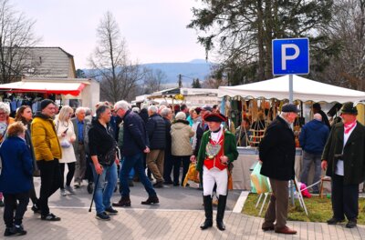 Foto zur Meldung: Oberlausitzer Leinewebertag mit Karaseks Naturmarkt