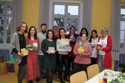 Foto zur Meldung: - Verstärkung für die Kindertagespflege im Kreis Ahrweiler –  11 Frauen und 1 Mann haben Qualifizierungsmaßnahme erfolgreich abgeschlossen