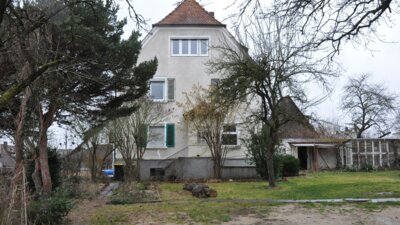 Laut Bürgermeisterin Erika Hütten 'nicht mehr renovierbar': das Haus in der Fürther Straße.