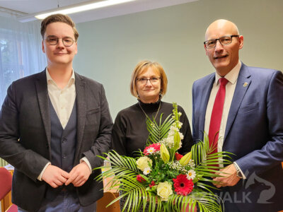 Glückwünsche für die neue Schulleiterin Andrea Neumann gab es von Christopher Nowak (l.) und Dr. Ronald Thiel. Foto: Beate Vogel