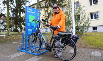 Link zu: Neue Ladestation für E-Bikes am Rathaus