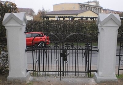 ACHTUNG: Schmiedeeisernes Tor zum Friedhof Walsleben gestohlen! (Bild vergrößern)