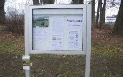 Link zu: Neuer Schaukasten für den Schlosspark Ebersdorf