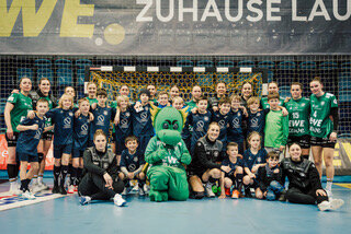 Foto zur Meldung: U12 Einlaufkinder bei Handball Bundesliga