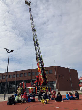 Jahrgang 3 besucht die Feuerwache II (Bild vergr&ouml;&szlig;ern)