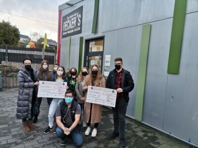 "Helfen macht Spaß" mit der Gudd-Zweck-LEERGUT-BON-AKTION bei EDEKA Decker’s Team (Bild vergrößern)
