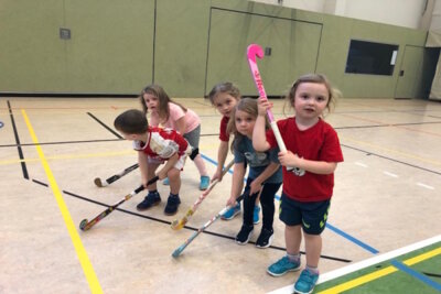 Foto zur Meldung: Training in Fritzis Hockeyballschule