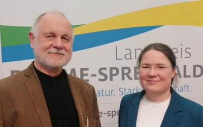 Andrea Lübcke (r.) und Lothar Treder-Schmidt, Fraktionsvorsitzende der Grünen-Kreistagsfraktion. Foto: Dörthe Ziemer (Bild vergrößern)