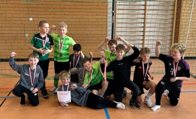 Unsere stolzen Kicker - Mannschaft der Grundschule Hutthurm
