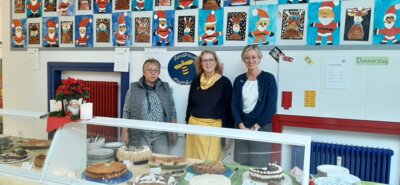 LandFrauen Café beim Adventsbasar in der Grundschule (Bild vergrößern)
