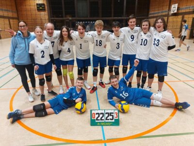 Foto zur Meldung: „Volleys“ beenden ihre Saison erfolgreich mit dem Aufstieg