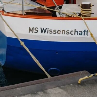 Ausstellungsschiff MS Wissenschaft fährt ab 14. Mai durch Deutschland und macht vom 31.05 – 02.06.2024 in Genthin Station / Thema im Wissenschaftsjahr 2024 lautet Freiheit Freiheit im Fokus: Interakti