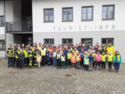 Bürger und Vereine halfen bei „Rama Dama“ in der Gemeinde Kirchberg i. Wald zusammen