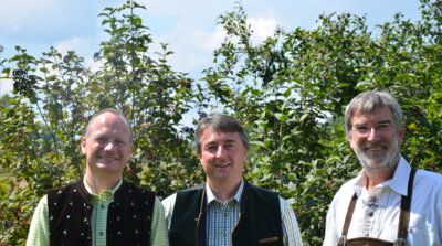 Vorstandschaft d'Salmdorfer e.V. (Bild vergrößern)