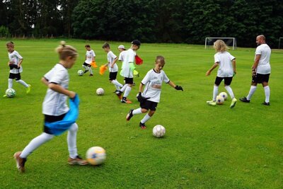 Fußballcamps für 5- bis 14-Jährige (Bild vergrößern)