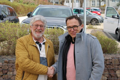 Seniorenbeautragter Manfred Schuchardt und Bürgermeister Lars Obermann (Bild vergrößern)