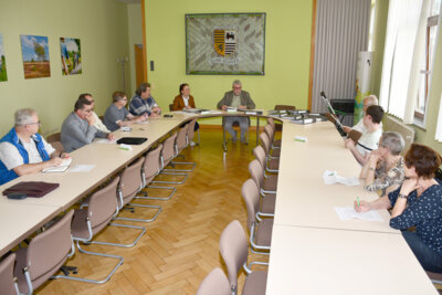 Sitzung des Kreiswahlausschusess unter Leitung von Kreiswahlleiter Dirk Gebhard am 8. April 2024 in der Kreisverwaltung in Herzberg.