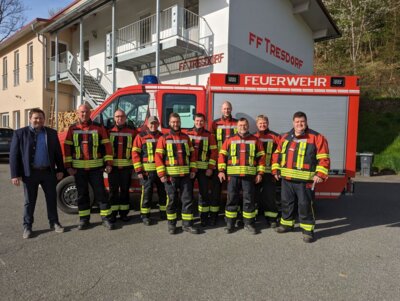 Foto zur Meldung: Neue Schutzanzüge für Feuerwehrler