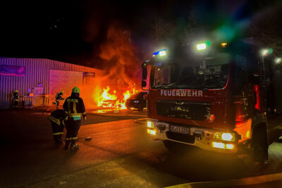 Meldung: Brand von mehreren PKW in Finnentrop
