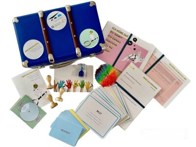 Foto zu Meldung: Der Wertereisekoffer - Materialien zur Wertebildung mit Kindern