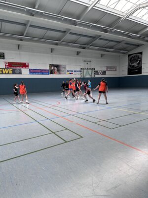 Trainingslager Handballmädchen von FSJ-lerin Cara Rabenberg