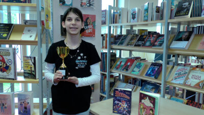 Foto zur Meldung: Lauchhammeranerin gewann Vorlesewettbewerb der SeeCampus-Bibliothek