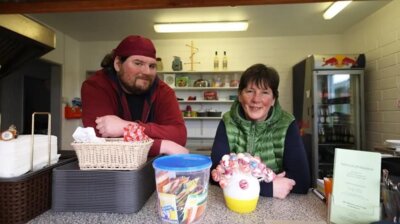 Holmarksee in Freienwill: Stefan und Kerrin Glaue starten mit Imbiss am „Holler“ in die zweite Badesaison