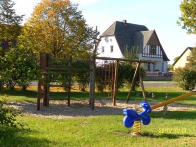 Spielplatz in Kotzen aus dem Jahre 2010 (Bild vergrößern)