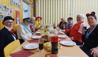 Altweiberfasching im Rot-Kreuz-Stübchen (Bild vergrößern)
