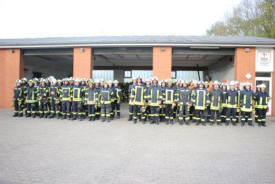 Foto zur Meldung: Neue Kameraden*Innen für die Feuerwehr
