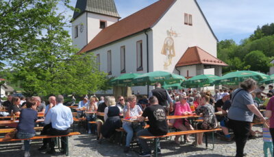 1. Maifest mit Maibaumsteigen in Nammering ein voller Erfolg