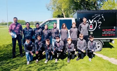 Foto zur Meldung: Pullover für die D-Jugend