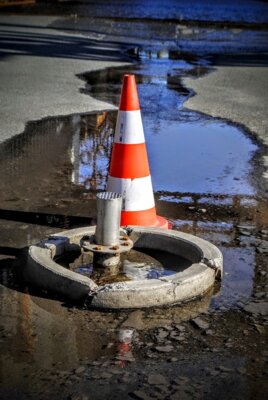 Meldung: Beeinträchtigung des Straßenverkehrs am Schlossdamm wegen Rohrbruch