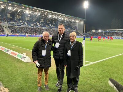 Bundesligaspiel SV Darmstadt 98 gegen 1.FC Köln am 01.12.2023 kurz vor Spielbeginn