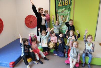 Foto zur Meldung: Mini-Sportabzeichen in der KiTa Spatzennest und der DRK-Kordes-Kindertagesstätte Uslar