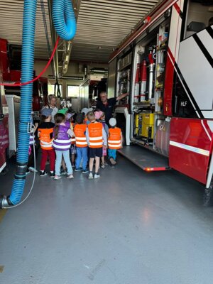 Kindergarten Murgwichtel bei der Feuerwehr