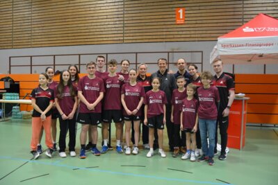 Vom Nationalteam zur TSG Eislingen: Tischtennisnachwuchs trainiert mit dem Bundestrainer (Bild vergrößern)