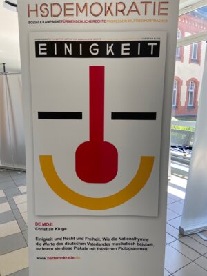 Foto: Rolandstadt Perleberg | Eins der 30 Rollups, die in der Ausstellung gezeigt werden.
