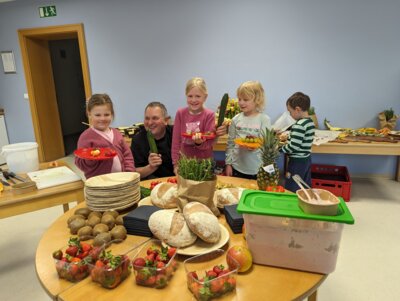 Foto zur Meldung: Kinder kochen mit allen Sinnen