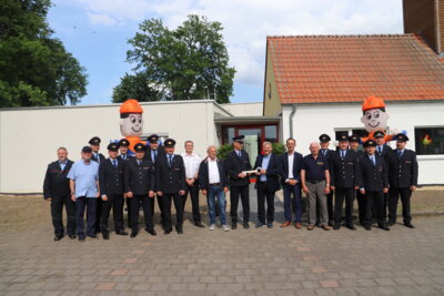 Reckahner Feuerwehrgerätehaus zum 90. Jubiläum der Ortswehr eingeweiht (Bild vergrößern)