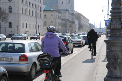 Link zu: Regeln für den Fahrradverkehr: In gemeinsamen Zonen im Schritttempo