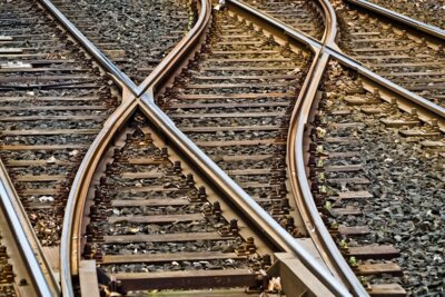 Symbolbild, Pixabay: Schienen, Gleisbett mit Weiche
