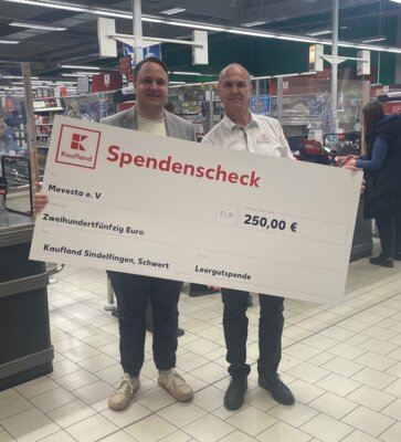 Kaufland Spendenaktion in Sindelfingen (Bild vergr&ouml;&szlig;ern)
