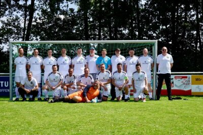 Unsere Ü50 bei der Niedersachsenmeisterschaft in Mellendorf (Bild vergrößern)