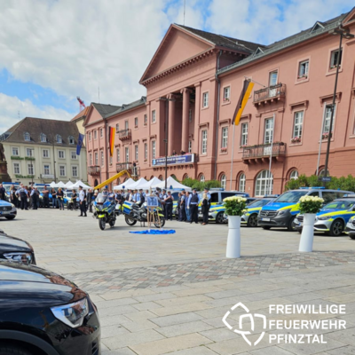 Feuerwehr bei Mahnwache (Bild vergrößern)
