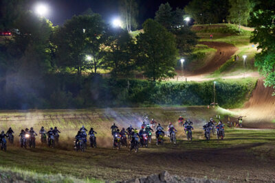 Bestes Rennwetter beim Flutlicht Motocross in Aufenau (Bild vergrößern)