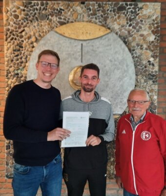 Marvin Allmendinger leitet neue Fußball-AG am KGN (Bild vergr&ouml;&szlig;ern)