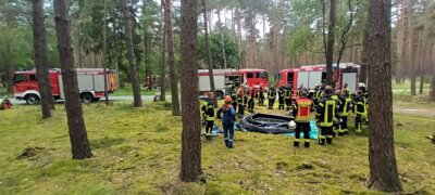 Gesamtwehrdienst " Heißer Sommer" (Bild vergrößern)