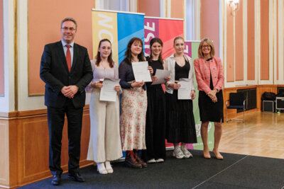 Meldung: Duke-Award in Silber an Schülerinnen des GESP verliehen