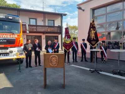 Einweihung der neuen Fahrzeughalle (Bild vergrößern)